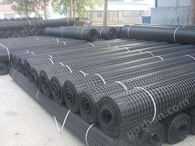 鋼塑土(tu)工格(ge)柵(zha)