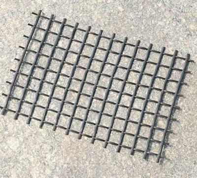 高強(qiang)度鋼(gang)塑土(tu)工格(ge)柵的優(you)勢(shi)與應(ying)用 以泰(tai)安路(lu)飛復合(he)材料和浙(zhe)江地(di)區(qu)為(wei)例