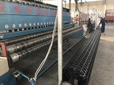 鋼(gang)塑(su)土工(gong)格柵 特性、應用與(yu)發(fa)展前(qian)景